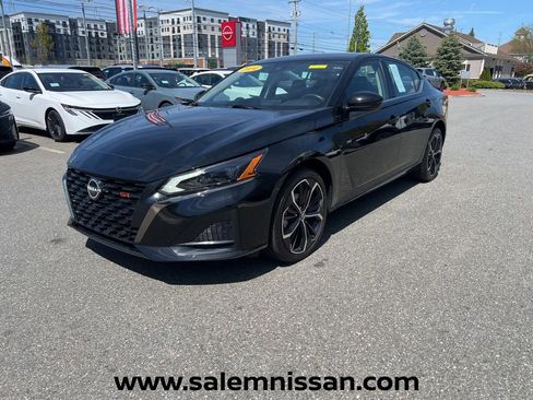 Used 2024 Nissan Altima 2.5 SR AWD/4WD image 3