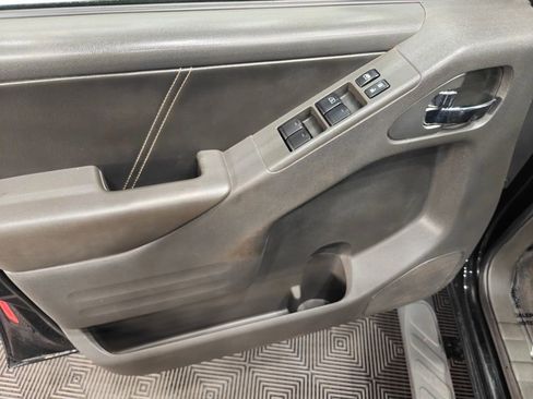 Used 2018 Nissan Frontier PRO-4X AWD/4WD image 39