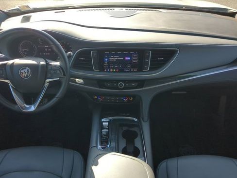 Used 2023 Buick Enclave Essence image 15