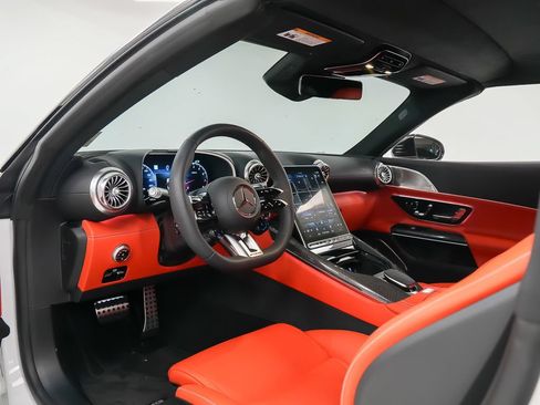 Used 2022 Mercedes-Benz SL 63 AMG 4MATIC image 4