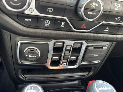 Used 2025 Jeep Gladiator Sport AWD/4WD image 30