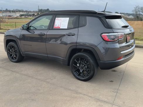 Used 2024 Jeep Compass Latitude w/ Convenience Group image 7