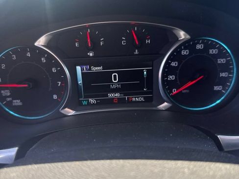Used 2019 Chevrolet Traverse LT FWD image 4