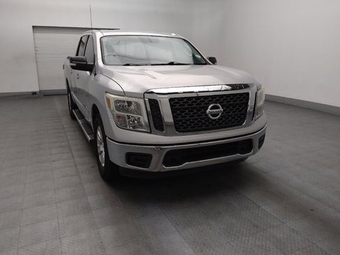 Used 2018 Nissan Titan SV RWD image 13