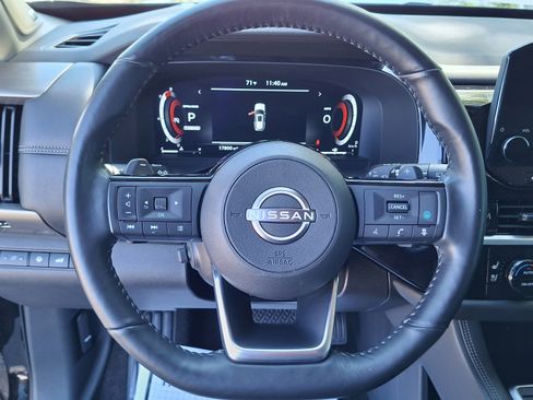 Certified 2024 Nissan Pathfinder Platinum image 11