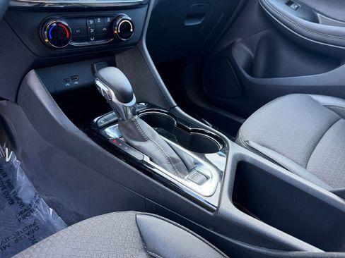 Used 2025 Buick Encore GX Preferred image 40