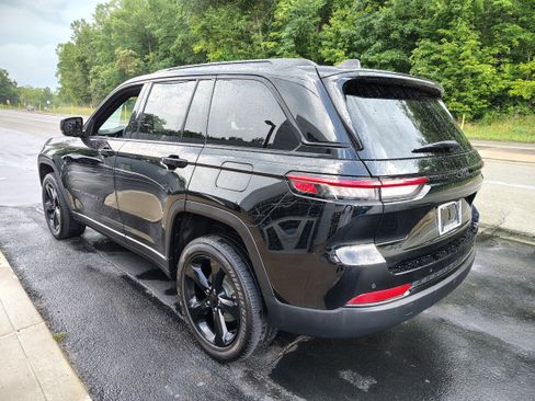 Certified 2023 Jeep Grand Cherokee Altitude image 7