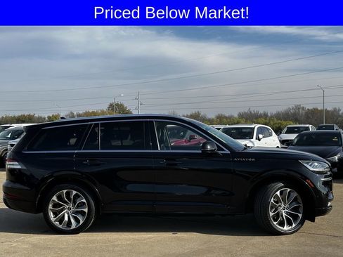 Used 2021 Lincoln Aviator Grand Touring w/ Elements Package Plus image 3