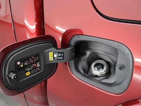 Used 2025 RAM 1500 Limited image 35