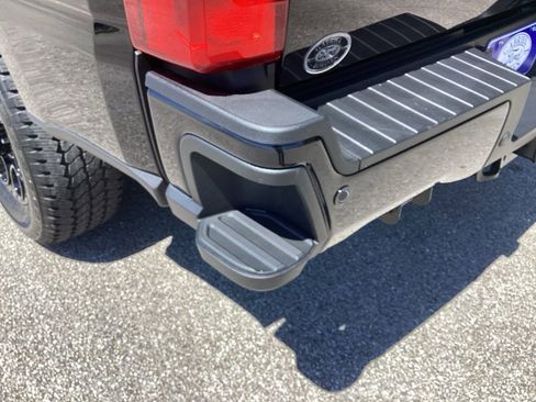 New 2026 Ford F250 Lariat w/ Black Appearance Package AWD/4WD image 12
