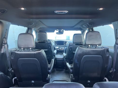 Used 2023 Chrysler Pacifica Limited w/ Uconnect Theater Family Group AWD/4WD image 13