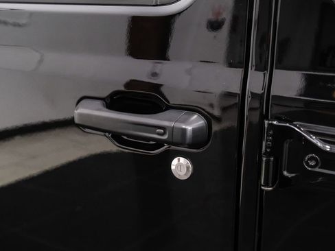 Used 2024 Jeep Wrangler Unlimited Rubicon image 43