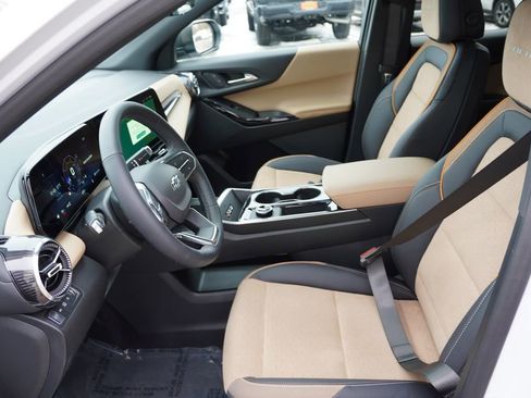 Certified 2025 Chevrolet Equinox ACTIV w/ Safety and Technology Package image 15