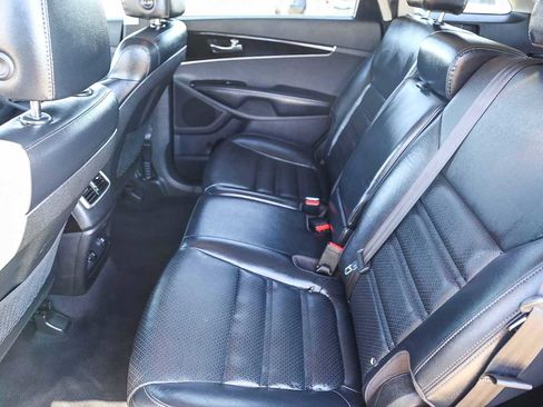 Used 2019 Kia Sorento EX image 15