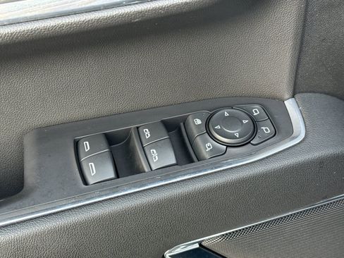 Used 2024 GMC Sierra 1500 SLT image 12