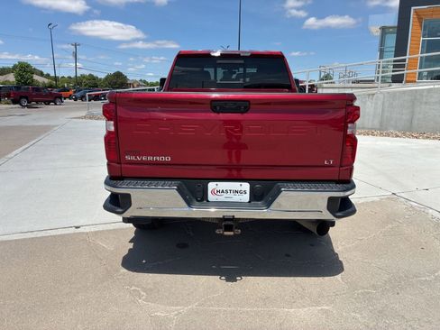 Used 2020 Chevrolet Silverado 2500 LT w/ Convenience Package AWD/4WD image 4