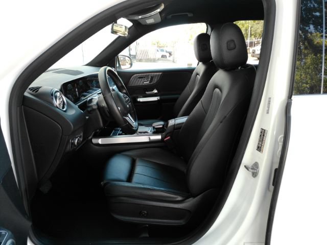 Used 2021 Mercedes-Benz GLB 250 w/ Premium Package image 12