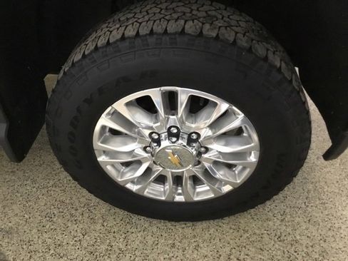 Used 2022 Chevrolet Silverado 2500 High Country w/ Technology Package image 29