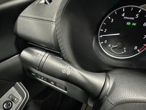 Used 2025 Nissan Sentra SV image 21