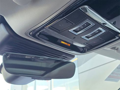 New 2025 Land Rover Range Rover Velar Dynamic SE image 15