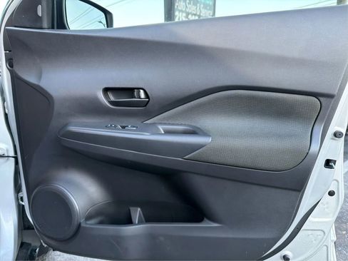 Used 2020 Nissan Kicks S image 20