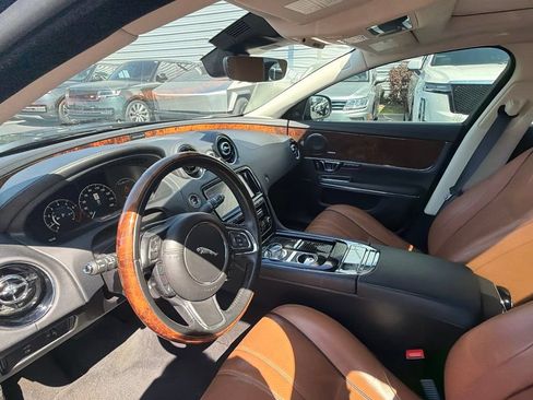 Used 2019 Jaguar XJ R-Sport AWD/4WD image 10