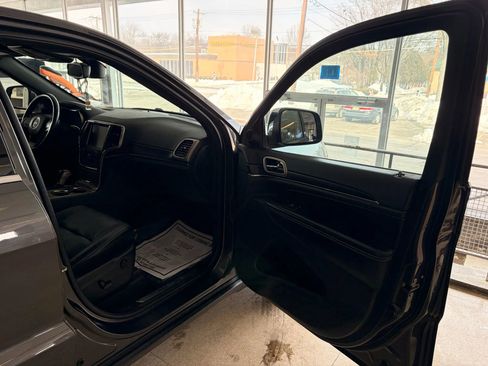 Used 2016 Jeep Grand Cherokee Limited image 20