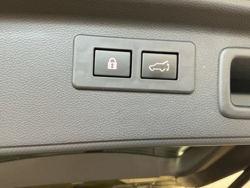 Used 2023 Subaru Forester Limited AWD/4WD image 11