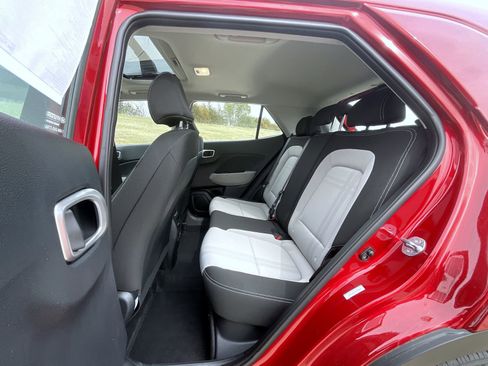 New 2025 Hyundai Venue SEL image 12
