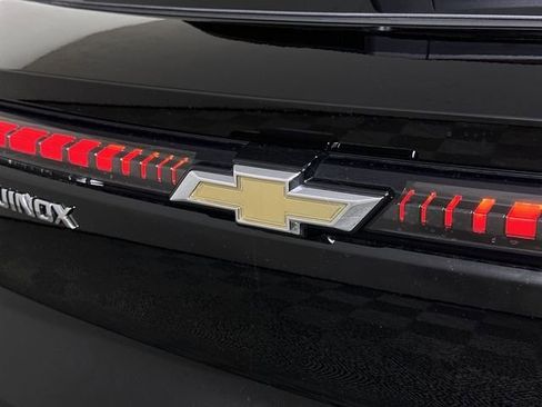 New 2026 Chevrolet Equinox EV LT FWD image 32