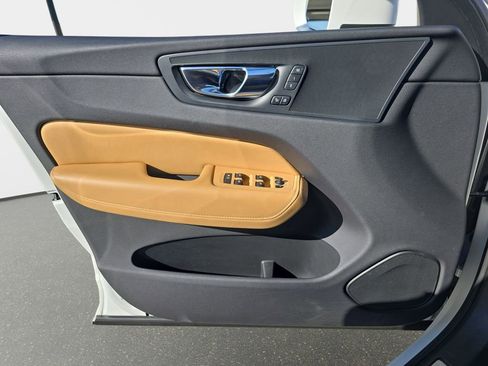 Used 2018 Volvo XC60 T6 Inscription w/ Luxury Seat Package image 30