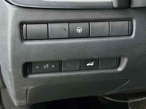 Used 2023 Nissan Rogue SL w/ SL Premium Package FWD image 17