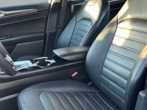 Used 2016 Ford Fusion SE w/ Equipment Group 202A image 26