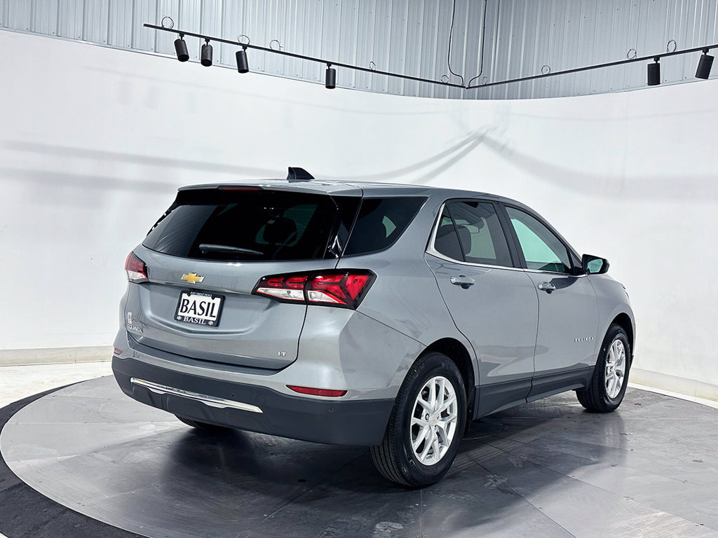 Used 2024 Chevrolet Equinox LT FWD image 11