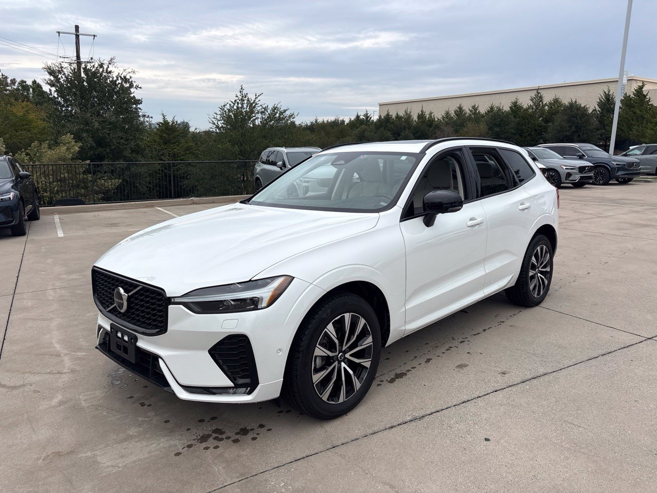 Used 2024 Volvo XC60 B5 Plus w/ Protection Package Premier AWD/4WD 360° Tour