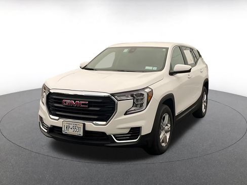 Used 2024 GMC Terrain SLE FWD image 4