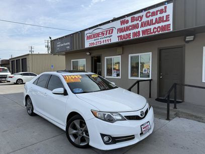 Used 2014 Toyota Camry SE w/ Moonroof Package