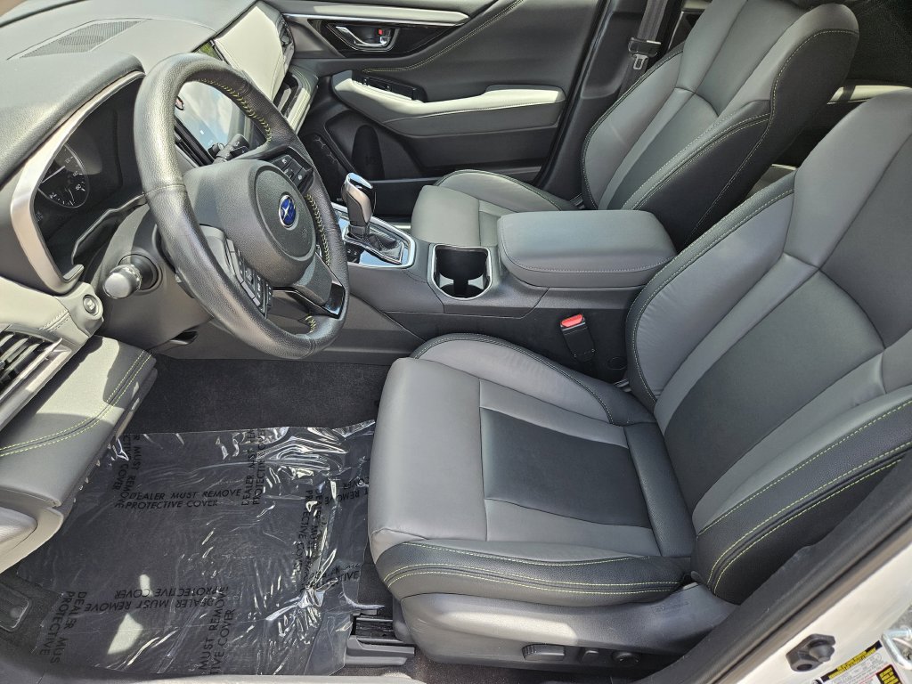 Used 2025 Subaru Outback Onyx Edition AWD/4WD image 14