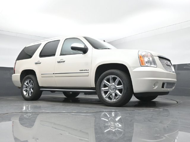 Used 2012 GMC Yukon Denali RWD image 10