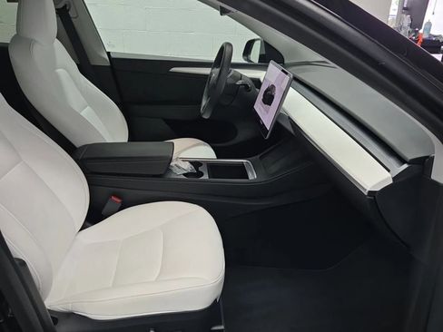 Used 2023 Tesla Model Y Performance image 8