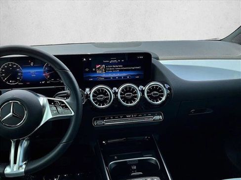 Used 2026 Mercedes-Benz GLA 250 image 8