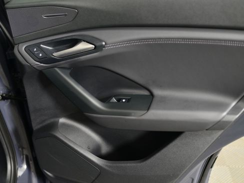 Certified 2025 Audi Q6 e-tron Premium w/ Convenience Package image 20