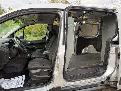 Used 2017 Ford Transit Connect XLT FWD image 16