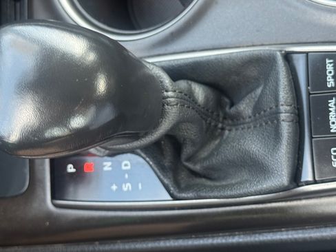 Used 2022 Toyota Camry SE FWD image 25