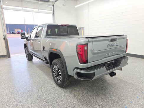 Used 2024 GMC Sierra 2500 Denali Ultimate image 3