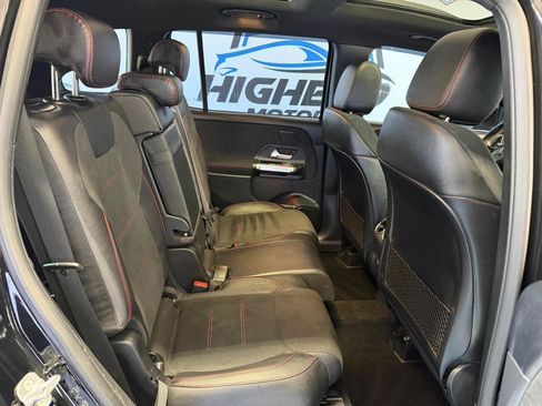 Used 2024 Mercedes-Benz GLB 250 4MATIC image 28