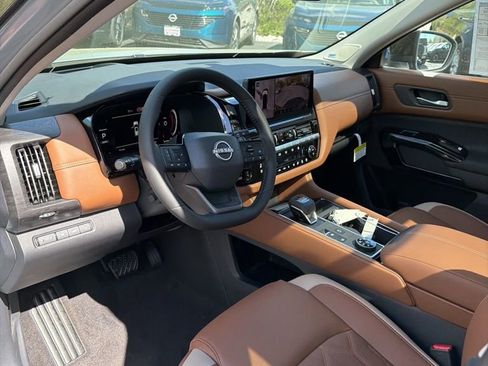 New 2026 Nissan Pathfinder Platinum AWD/4WD image 15