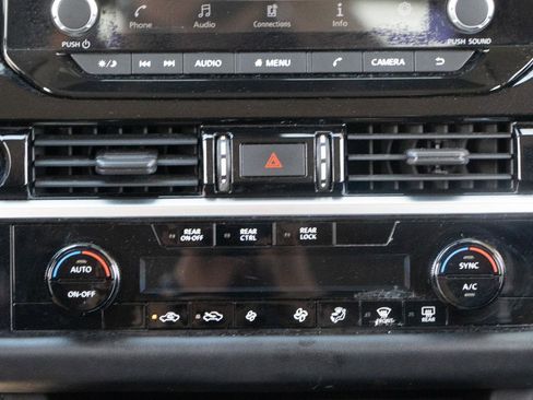 Used 2022 Nissan Pathfinder S AWD/4WD image 30