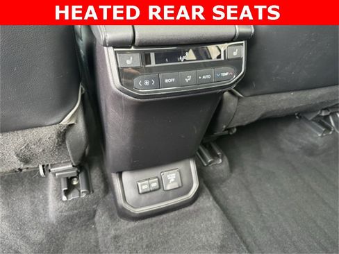 Used 2022 Toyota Highlander Platinum image 10