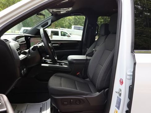 Used 2025 Chevrolet Tahoe LS AWD/4WD image 19